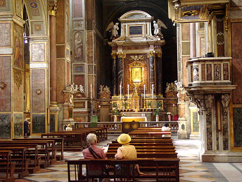 The front of the nave and the sanctuary of Sant'Agostino Church