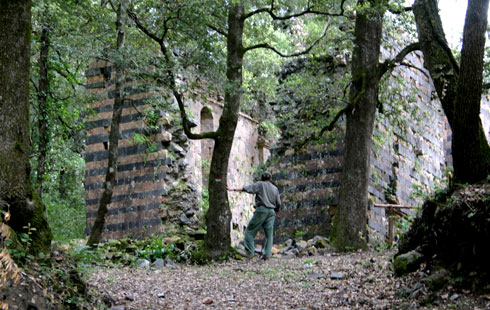 The chapel of the former hermitage at Montespecchio.