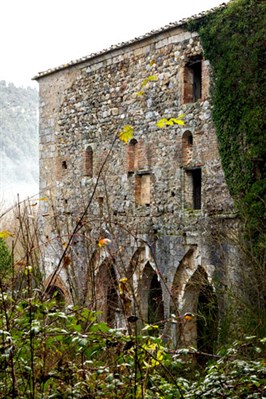 A remaining wall at the eremo at Rosia.