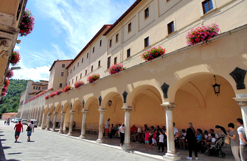 Part of the colonnade, with the Church behind the camera position