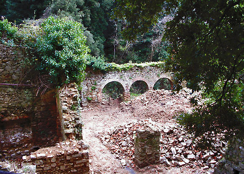 Another view of the ruins of the monastery at Malavalle